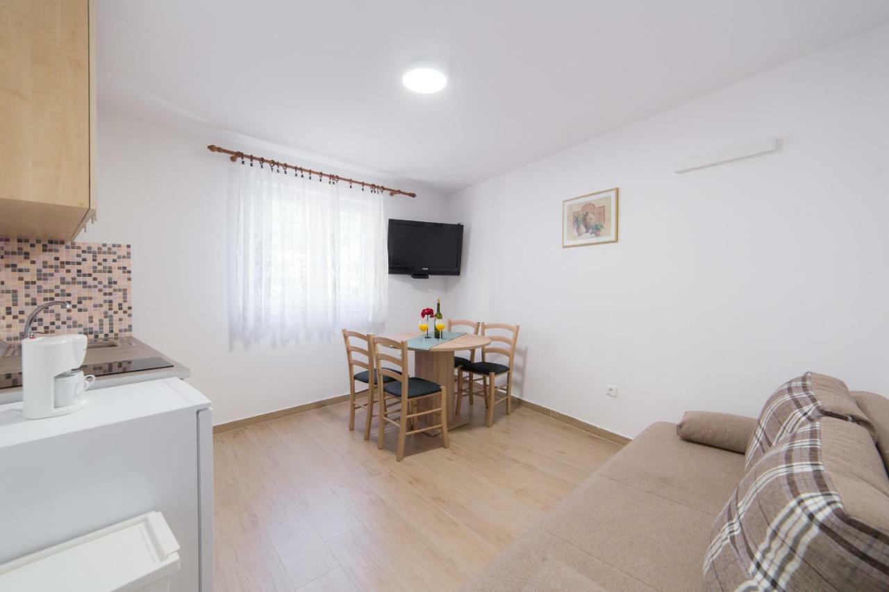 Apartments Relax Baška Voda Dış mekan fotoğraf