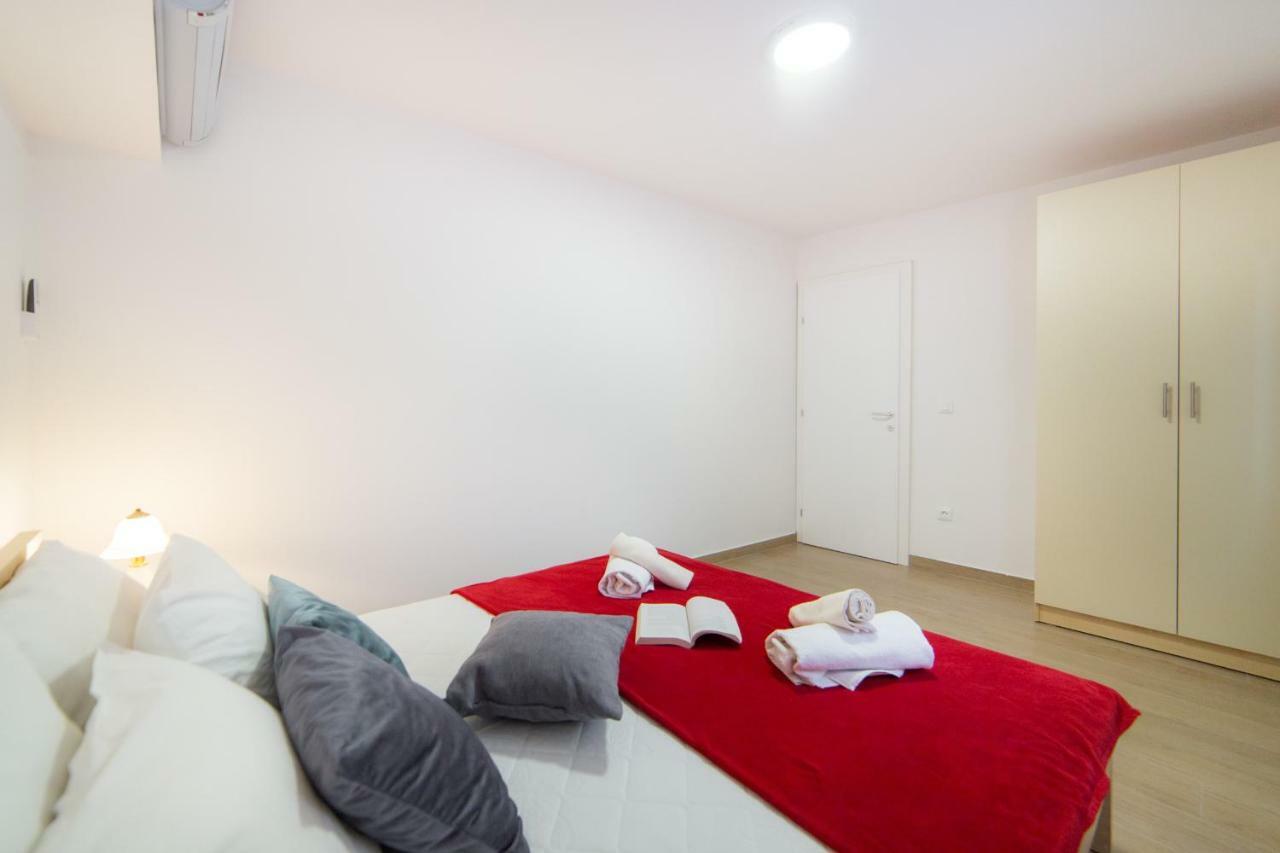 Apartments Relax Baška Voda Dış mekan fotoğraf